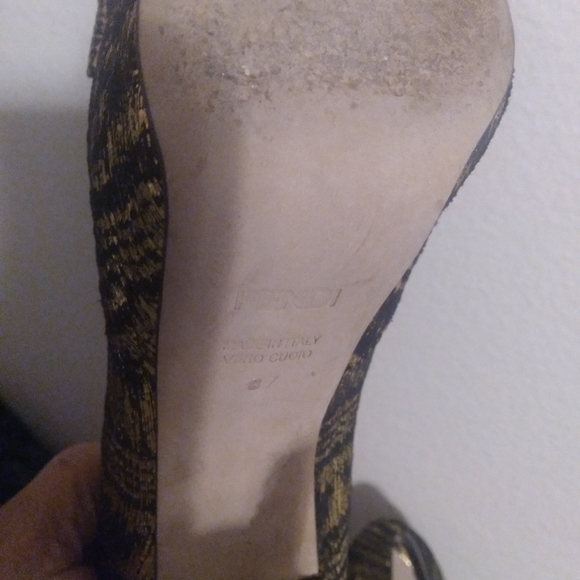 Heels - Picture 3 of 10